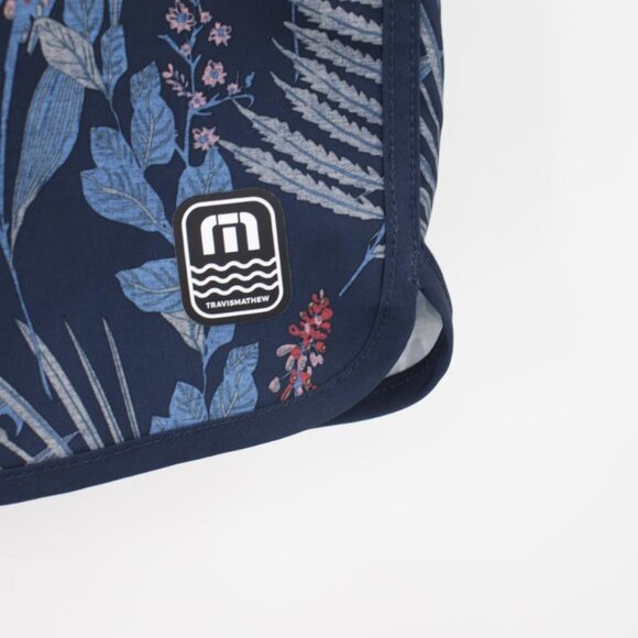 Travis mathew shorts Men's 34 8.5" Cool As A Coconut Boardshorts floral pockets - Picture 2 of 14